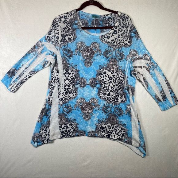 Cactus Asymmetrical Hem Blue, White and Black Design 3/4 Sleeve Top Size Large - Picture 1 of 9